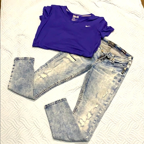 Silver Jeans and Nike Dri-Fit Denim - Jeans 👖with a shirt 👕 bundle